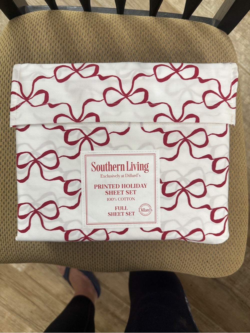 Southern Living Printed Holiday Full Sheet Set - White with Red Bow Print